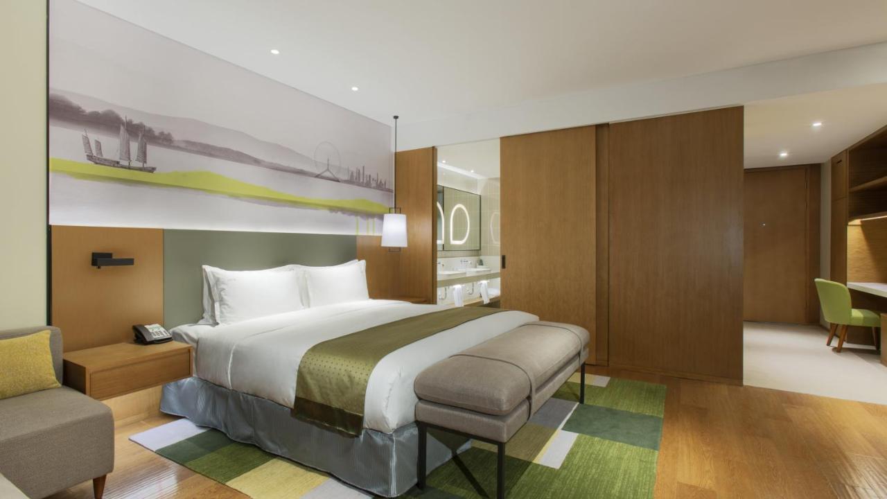 Holiday Inn & Suites Tianjin Downtown By Ihg,Tianjin Drum Tower,Joycity Shopping Mall,Tianjin Ancient Cultural Street,Haihe River,The Porcelain House,Convenient Access To Tianjin Binhai International Airport エクステリア 写真
