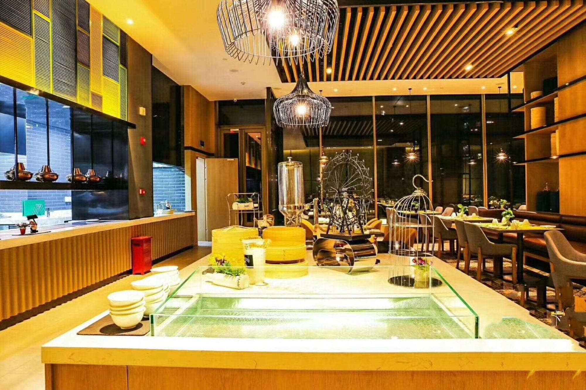 Holiday Inn & Suites Tianjin Downtown By Ihg,Tianjin Drum Tower,Joycity Shopping Mall,Tianjin Ancient Cultural Street,Haihe River,The Porcelain House,Convenient Access To Tianjin Binhai International Airport エクステリア 写真